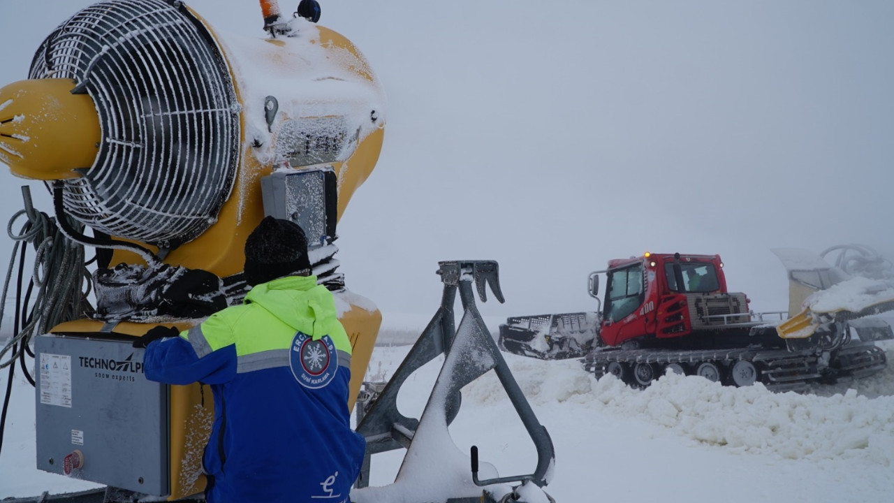 Erciyes Kayak Merkezi’nde hazırlıklar tam gaz devam ediyor