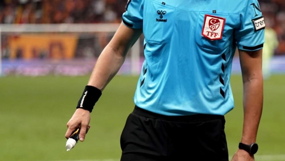 super ligde tartismali pozisyonlari canli yayinda masaya yatirildi 7IiRzAJL