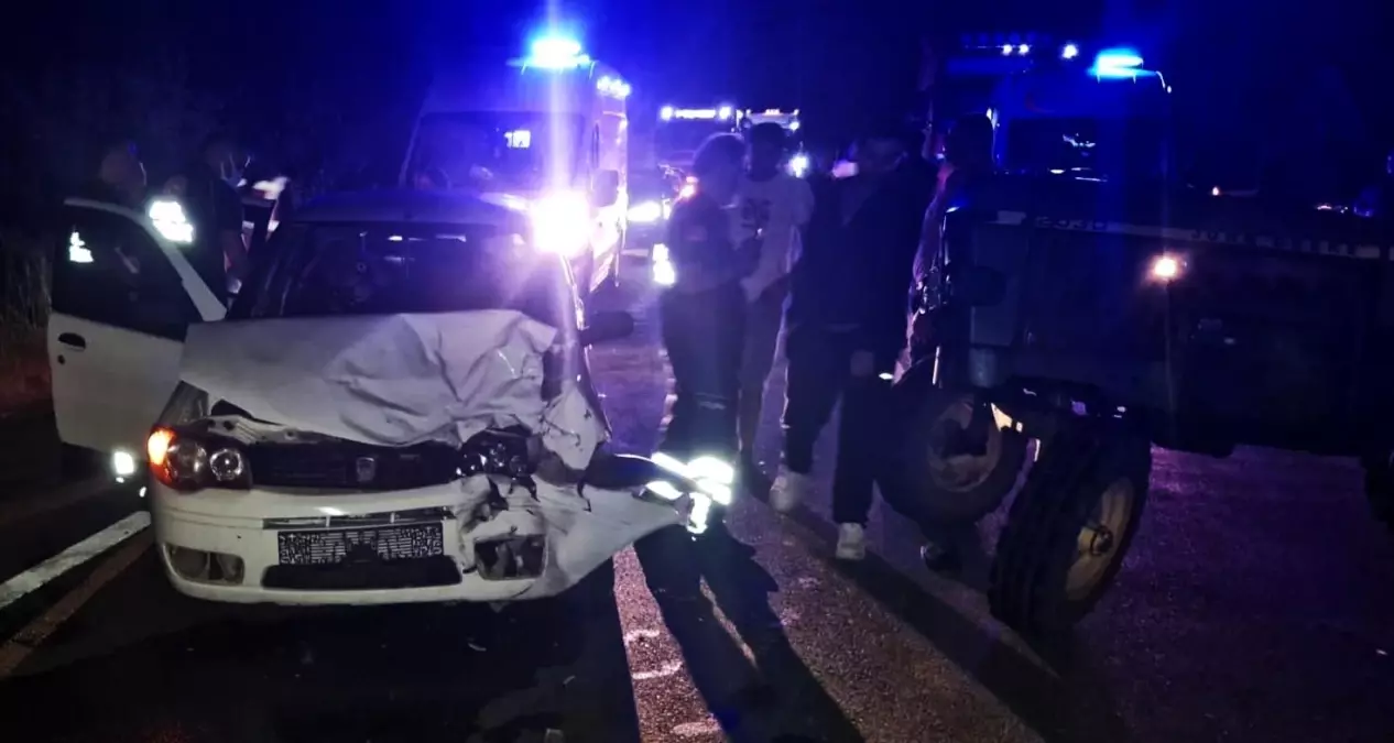 traktor ve otomobil carpisti 4 yarali IzM9XED3