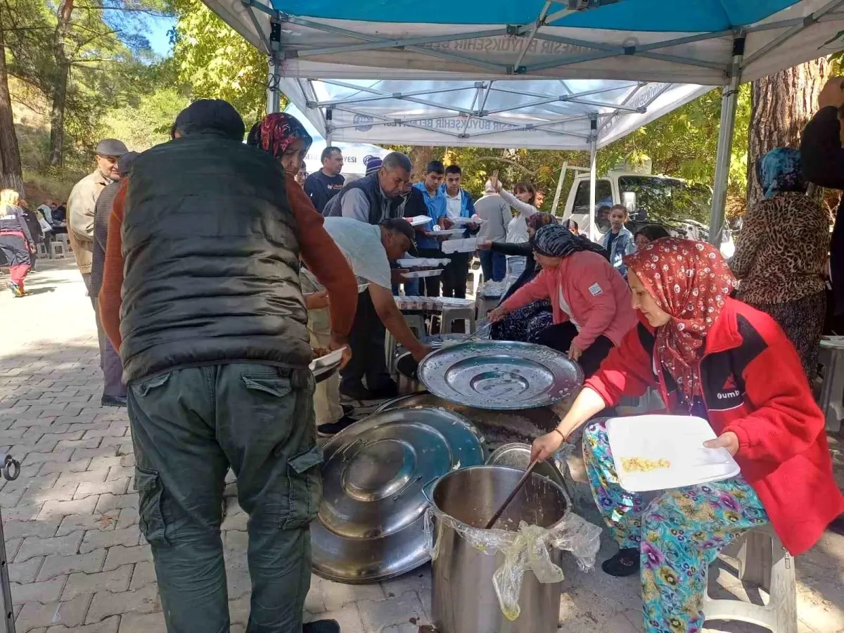 dereli mahallesinde geleneksel koy hayri etkinligi yogun katilimla gerceklesti U1wuTGPC.jpg