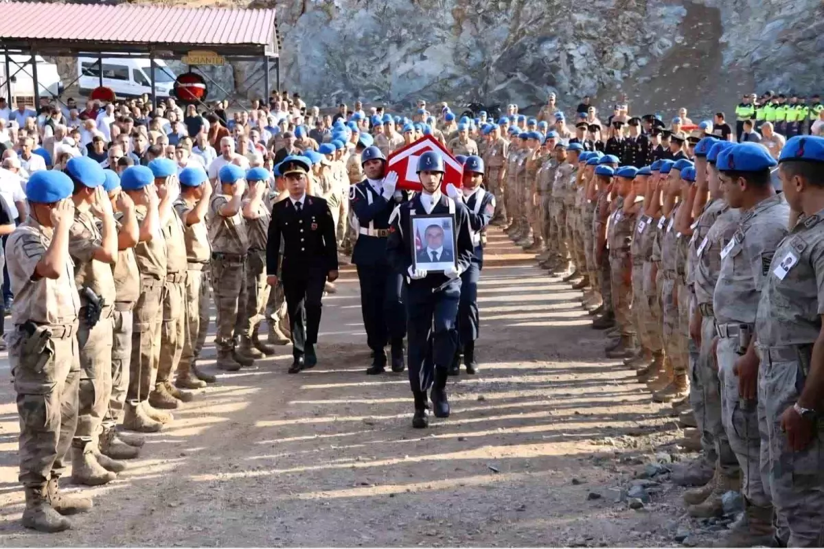 uzman cavus tayyar bakir trafik kazasinda hayatini kaybetti dx6sirAA