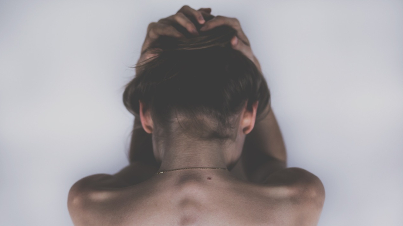 uzmani uyardi uykusuzluk ve alkol kume bas agrilarini tetikleyebilir KF8q5jWw.jpg