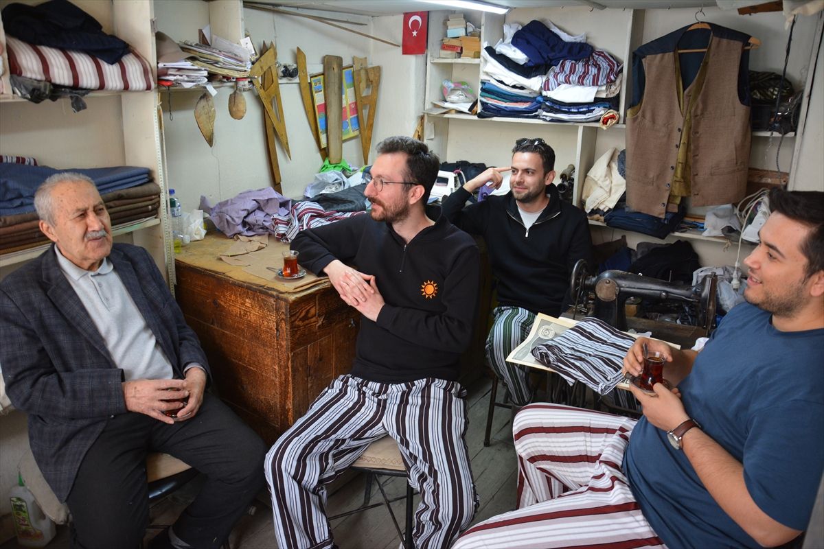 60 Yıldır Çizgili Pijamalarıyla Kültürel Mirası Yaşatıyor