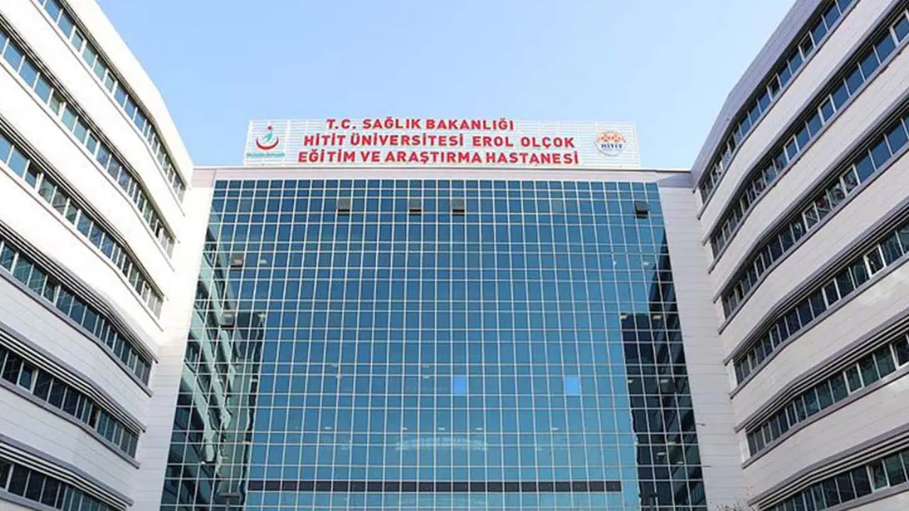 Biga’da Yolcu Otobüsü Devrildi: Çok Sayıda Yaralı Var