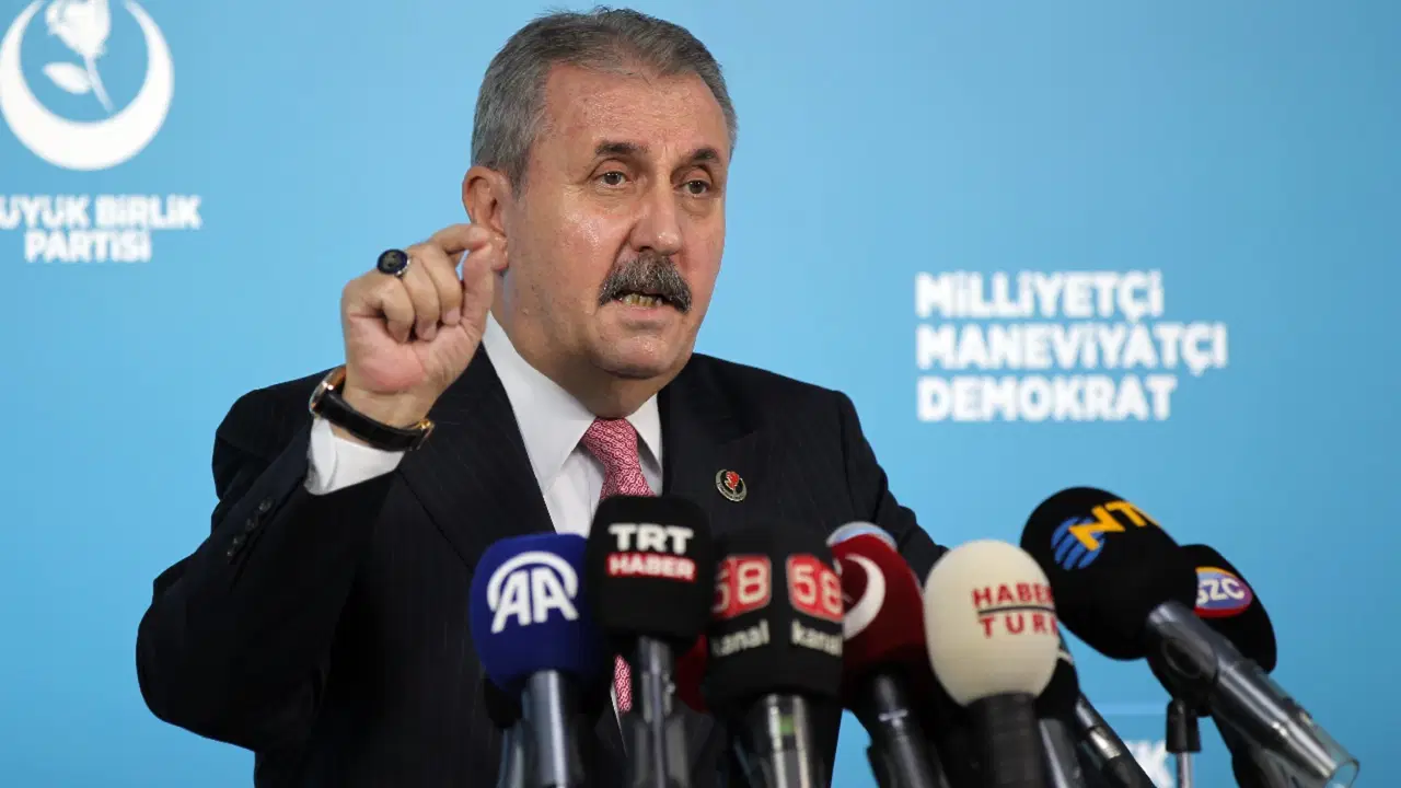 Özgür Özel’in “Yeni Parti Kurma” Teklifine Sert Tepki