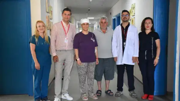 Izmirde tip literaturune gececek basari 8 santimetrelik beyin tumoru hibrit yontemle temizlendi TA14lsDg
